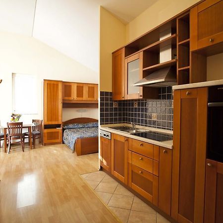 Studio Apartmani Bijeli Delfin Biograd Na Moru Exterior photo