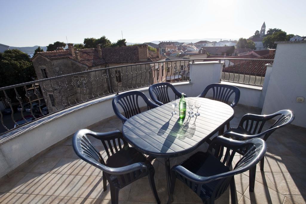 Studio Apartmani Bijeli Delfin Biograd Na Moru Exterior photo