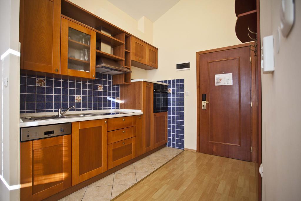 Studio Apartmani Bijeli Delfin Biograd Na Moru Exterior photo