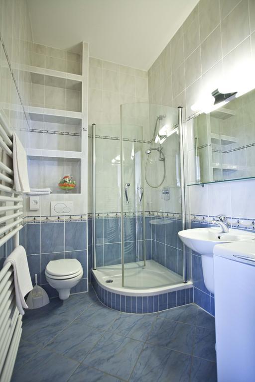 Studio Apartmani Bijeli Delfin Biograd Na Moru Room photo