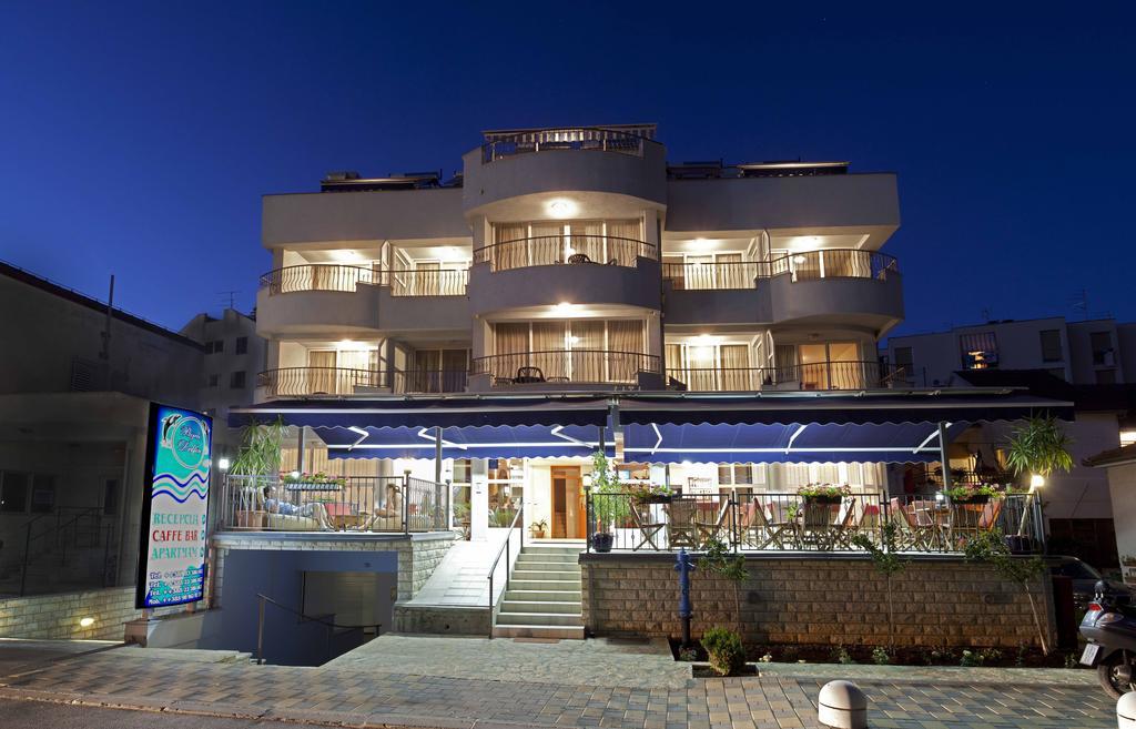 Studio Apartmani Bijeli Delfin Biograd Na Moru Exterior photo