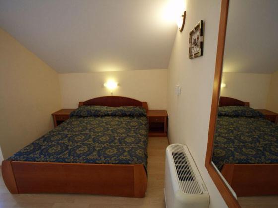 Studio Apartmani Bijeli Delfin Biograd Na Moru Exterior photo