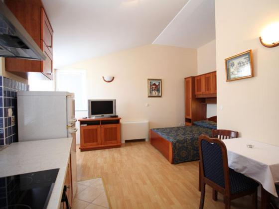 Studio Apartmani Bijeli Delfin Biograd Na Moru Exterior photo